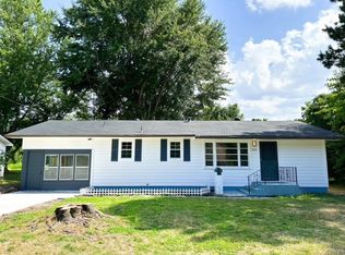 1606 W Cypress St, Rogers, AR 72758