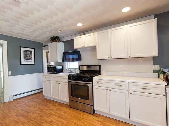 4th image of 317 Namquid Dr