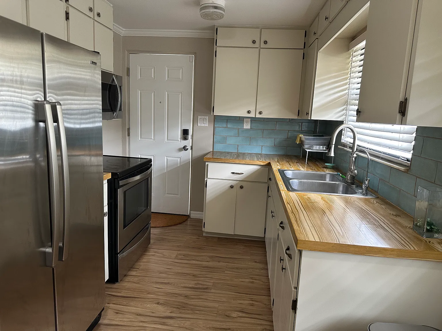 2 bed, 1064 sqft, $2,100 — Photo 2