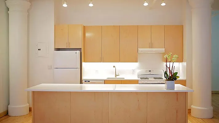 Rented by Marilyn Ontell, LREB | media 30