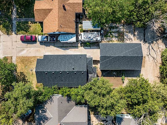 2nd image of 2614 W Douglas Ave