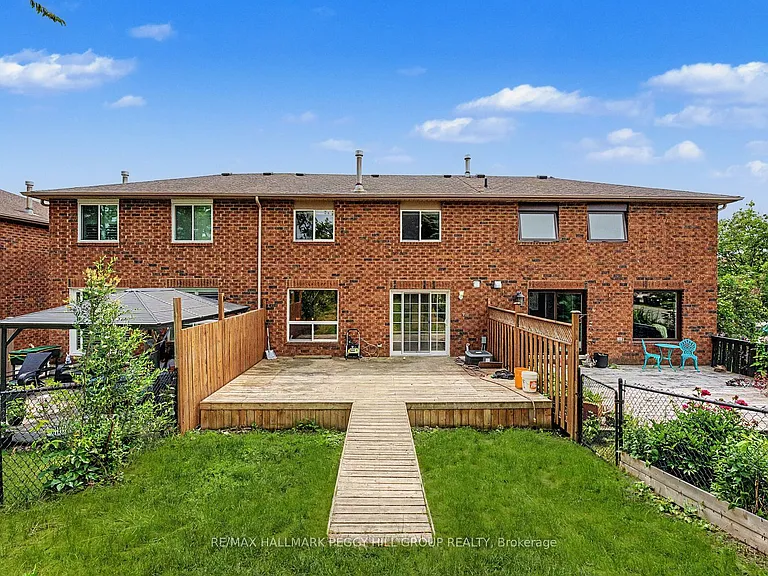 334 Dunsmore Ln — Photo 14