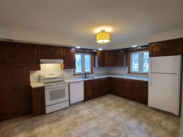 62 Greenman Ave, New York Mills, NY 13417