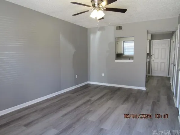 1230 Clifton St APT 3, Conway, AR 72034