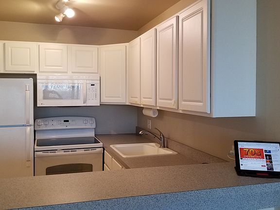 3rd image of 5810 Oakwood Dr Unit 5G