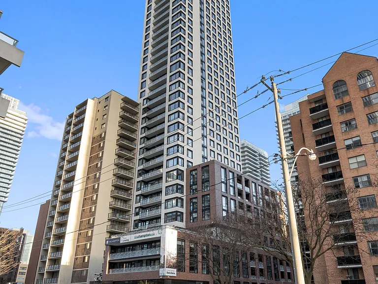 101 Roehampton Ave #1901 — Photo 33