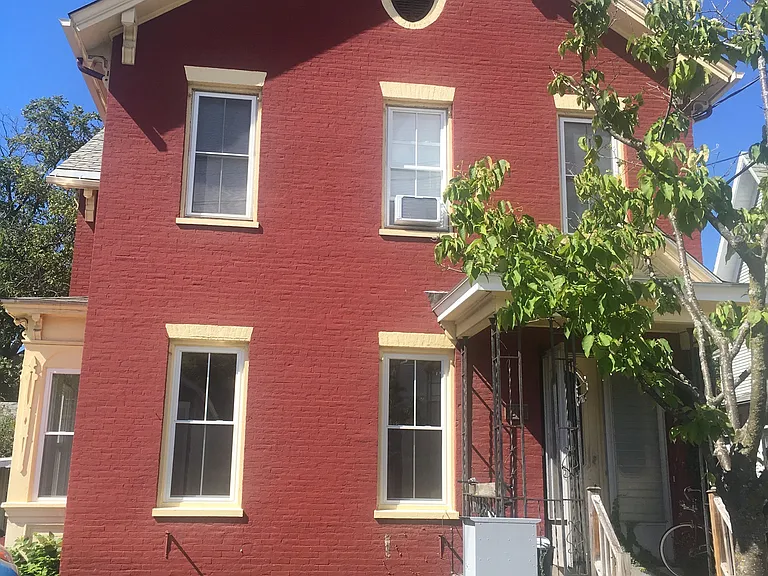 27 N Winooski Ave — Photo 8