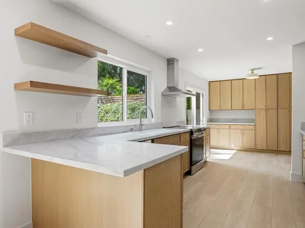 6739 Cantil St, Carlsbad, CA 92009