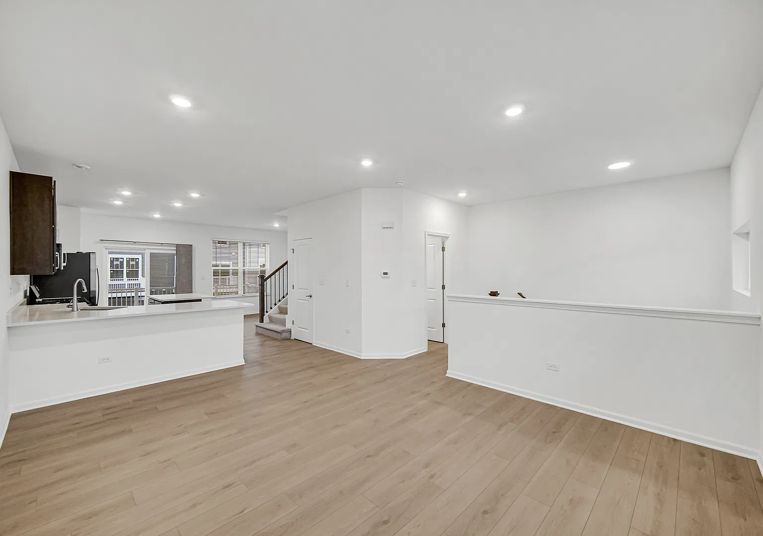 3 bed, 2.5 bath, 1764 sqft, $2,800 — Photo 4