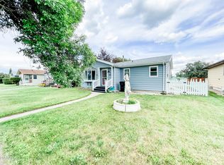 812 9th Ave W, Williston, ND 58801