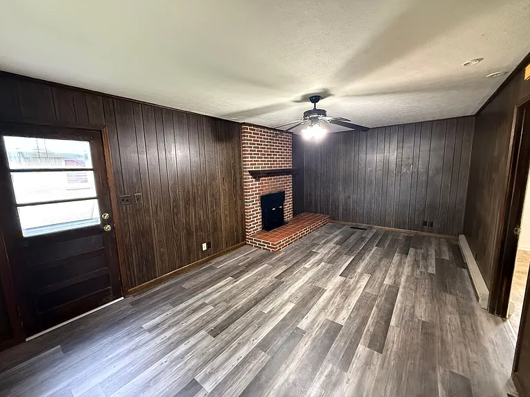 754 N Main St — Photo 7