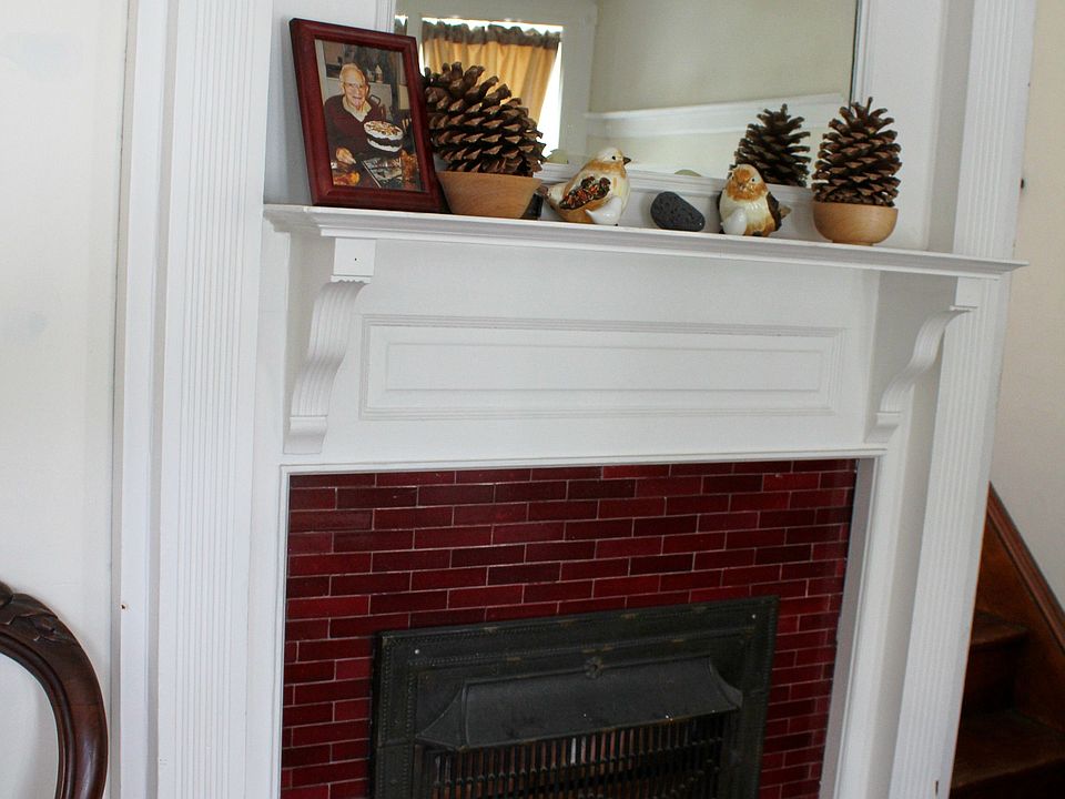 Decorative Mantle