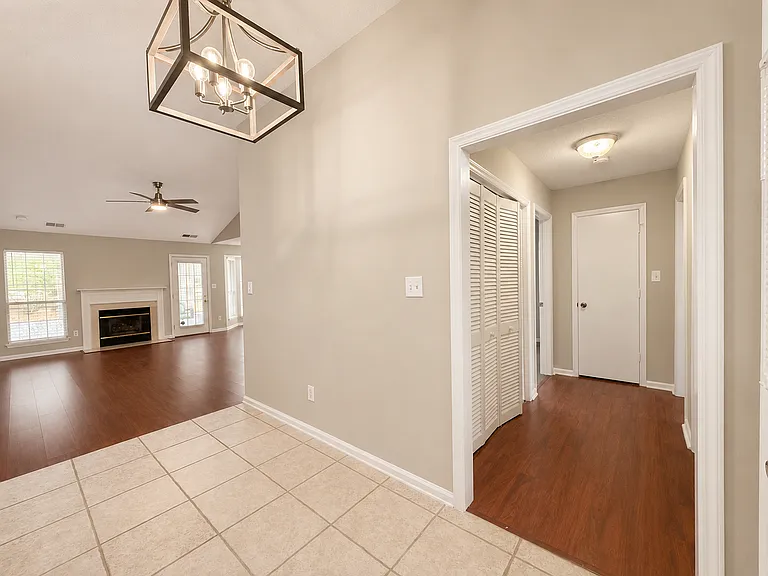 13505 Bolingbrook Ln — Photo 11