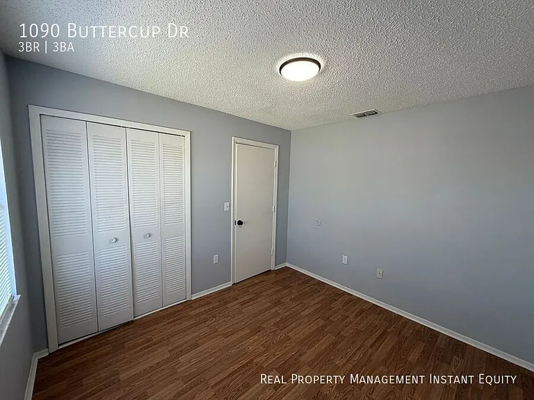 1090 Buttercup Dr — Photo 19
