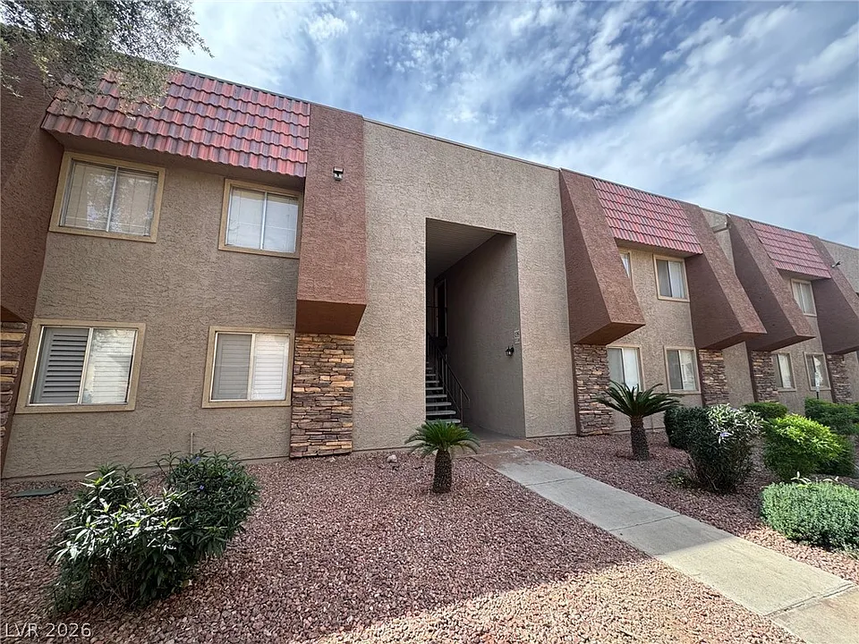 5422 River Glen Dr #377
