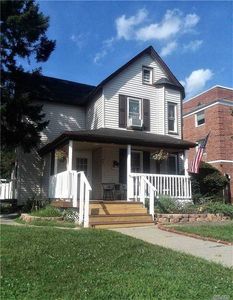 79 Thorne St, Patchogue, NY, 11772