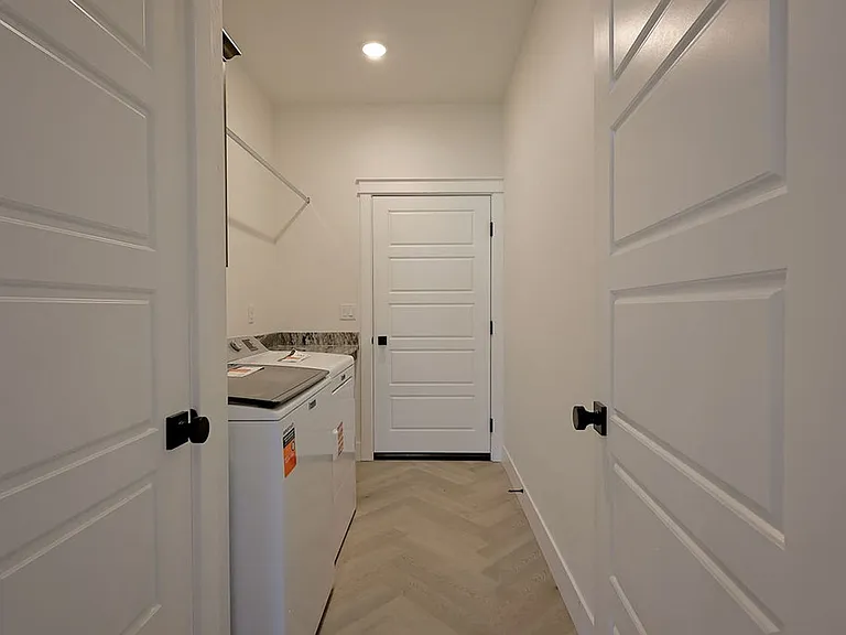 1025 Adamite Rd — Photo 28