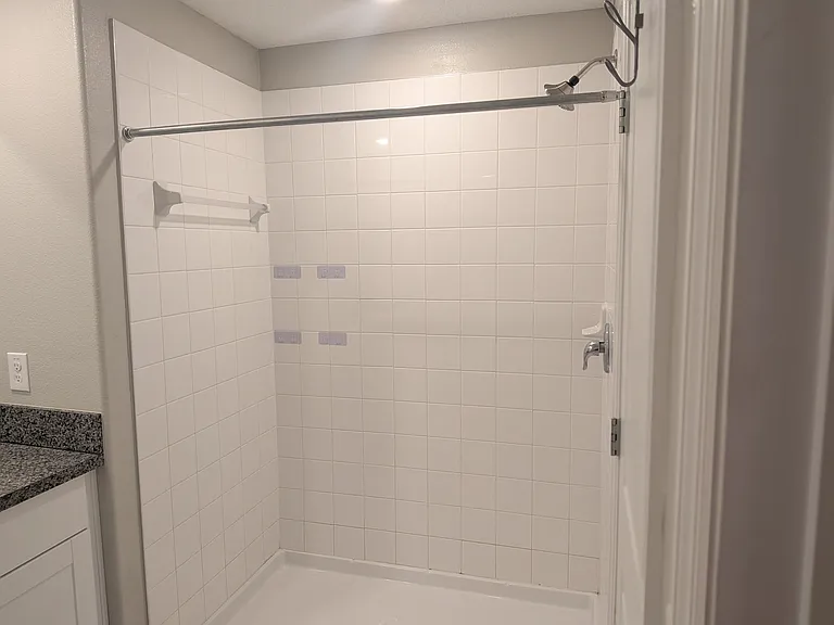 446 Argyll Dr — Photo 15
