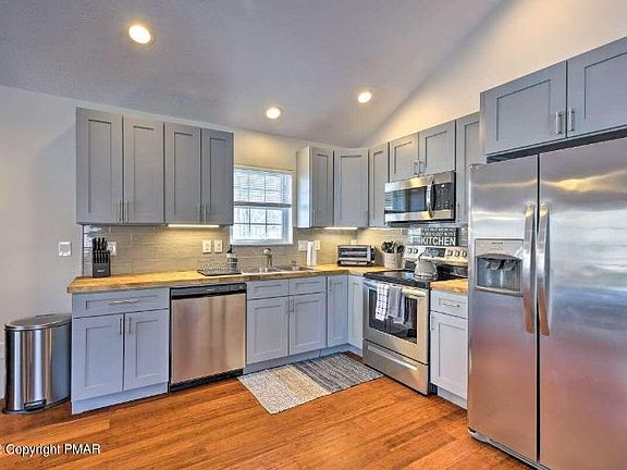 3rd image of 8963 Pheasant Ln