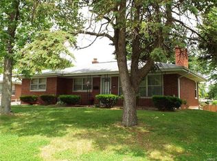 1022 Express Dr, Belleville, IL 62223