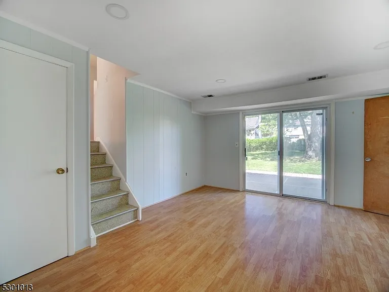 17 Brook Pl — Photo 16