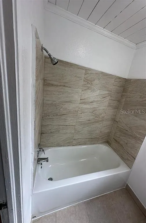 2 bed, 1.0 bath, 1323 sqft, $1,300 — Photo 2