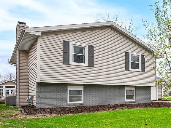 2nd image of 227 Belview Ave
