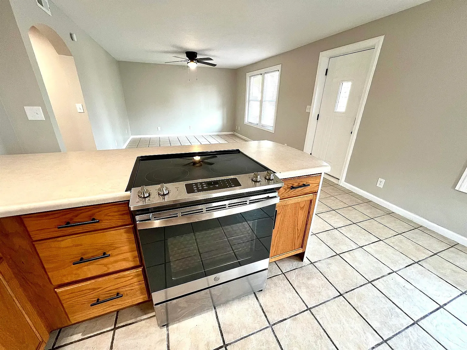 3 bed, 1252 sqft, $1,200 — Photo 3
