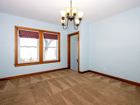 5th image of 12080 Lincoln Way E