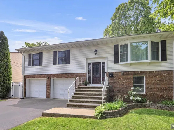 260 E Johnson Ave, Bergenfield, NJ 07621