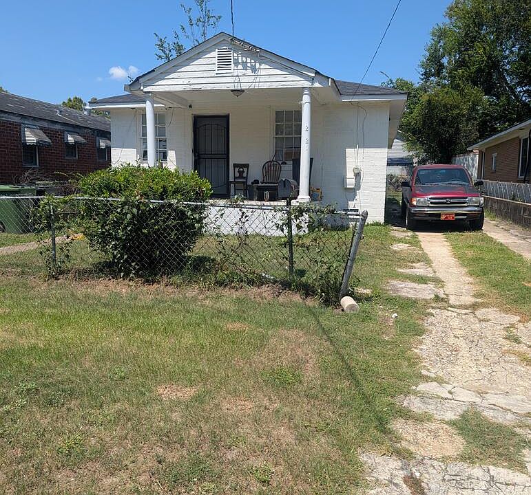 1st image of 2921 7th St