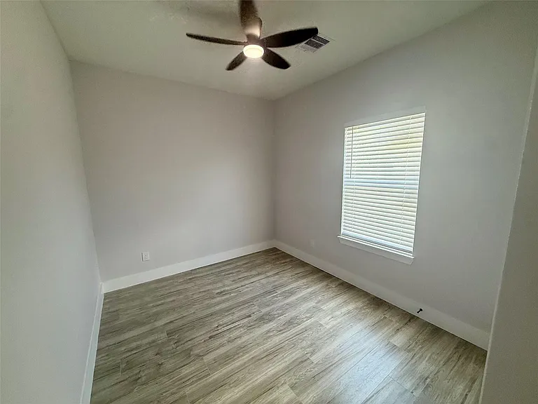 9508 Quaker Ct #B — Photo 14