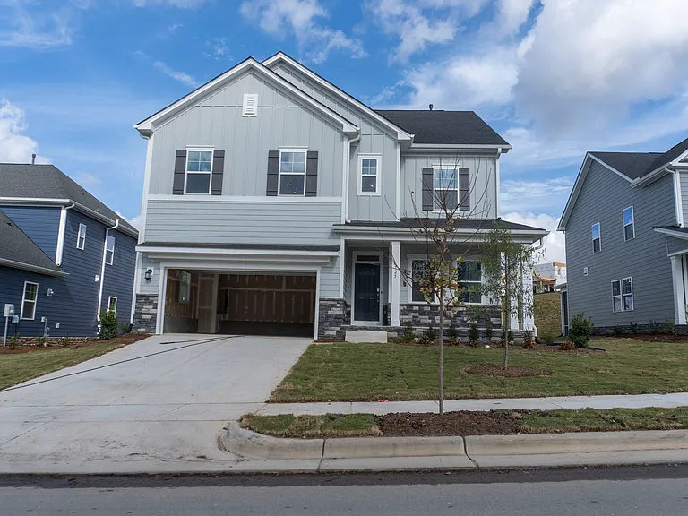 725 Hardin Hill Ln — Photo 2