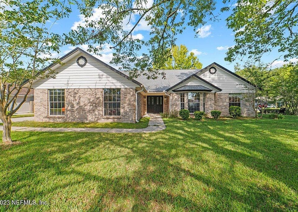 1st image of 822 PLYMOUTH Court