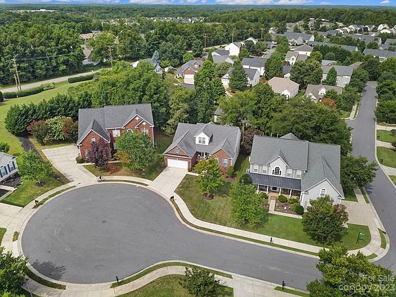 3rd image of 2114 Savoy Pl