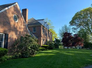 4 Steeple Dr, Chelmsford, MA 01824