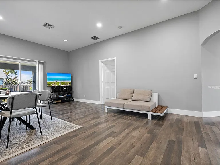 401 NW Kilpatrick Ave — Photo 13