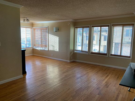 3rd image of 192 Tallwood Dr