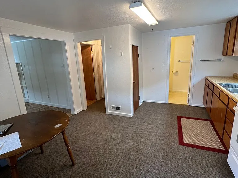 405 Laurel St — Photo 2