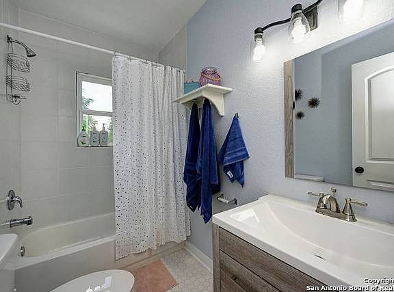 2nd image of 116 Carolina St APT 4