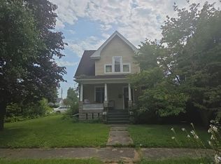 1082 E Brooks St, Galesburg, IL 61401