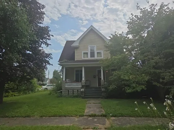 1082 E Brooks St, Galesburg, IL 61401