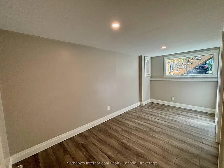 55 Courtice Cres #2 — Photo 10