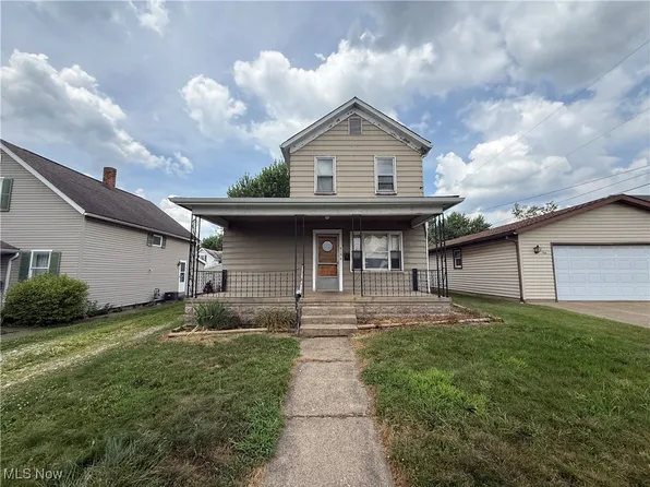 213 E 11th St, Uhrichsville, OH 44683