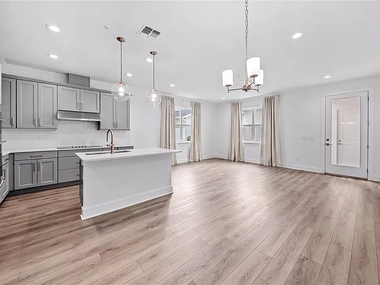 1856 Crowncrest Dr — Photo 20