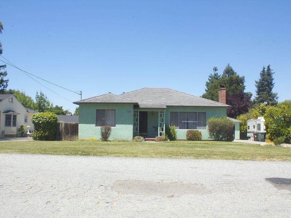 2nd image of 23859 Madeiros Ave