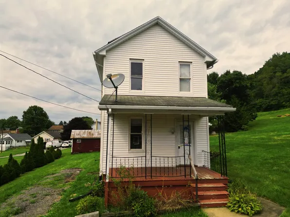 127 Grove Ave, Chicora, PA 16025