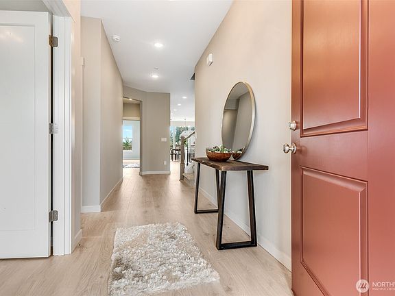 3rd image of 225 E 24th Avenue