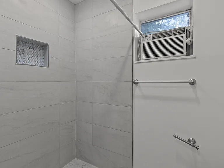 620 Sudderth Dr #5 — Photo 13