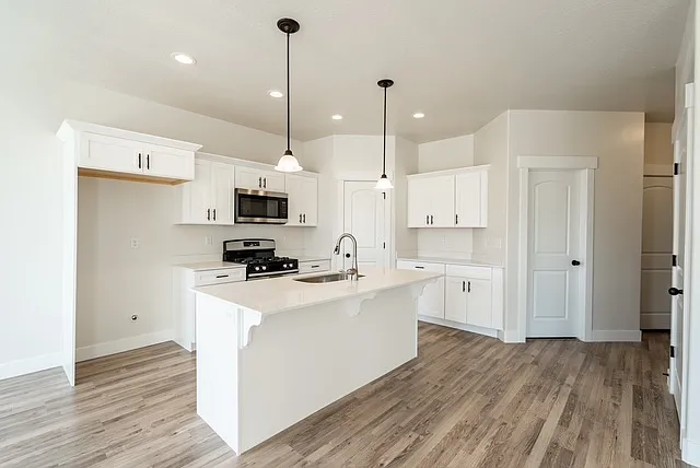 1328 N Sage Dr — Photo 1